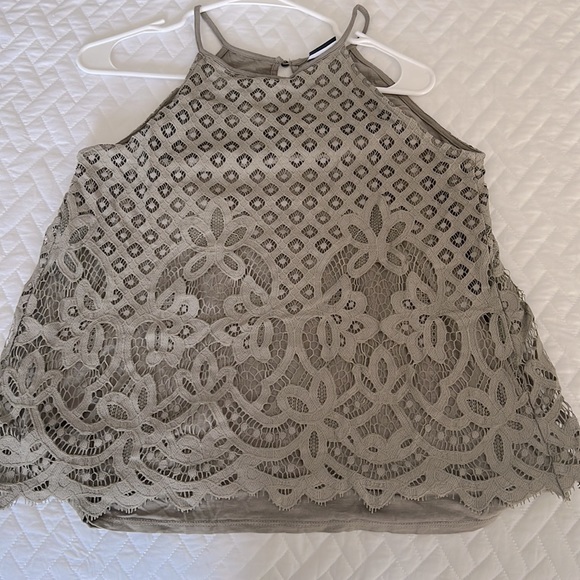 Daytrip Lace Overlay Lined Tank Top Medium - Picture 3 of 8